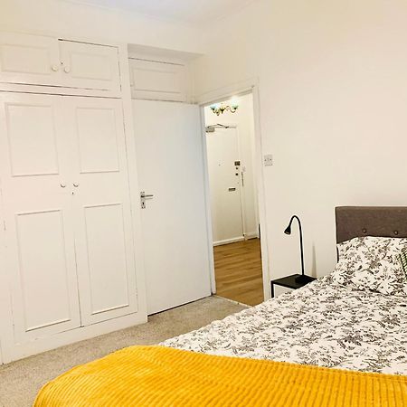 Cosy 2 Bedroom Apartment In Swiss Cottage. Londyn Zewnętrze zdjęcie