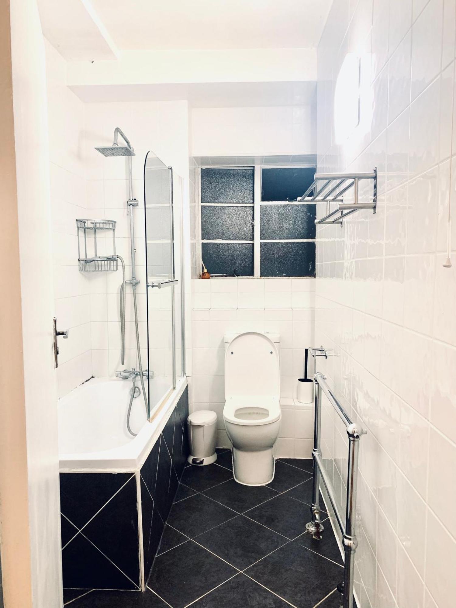 Cosy 2 Bedroom Apartment In Swiss Cottage. Londyn Zewnętrze zdjęcie