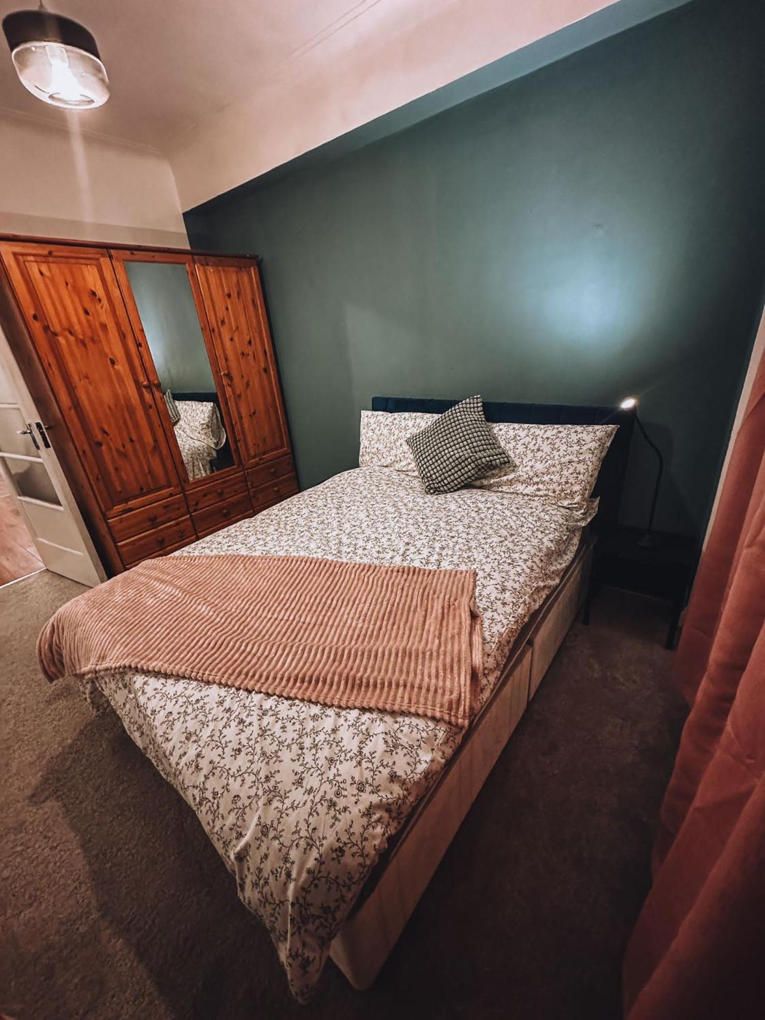 Cosy 2 Bedroom Apartment In Swiss Cottage. Londyn Zewnętrze zdjęcie