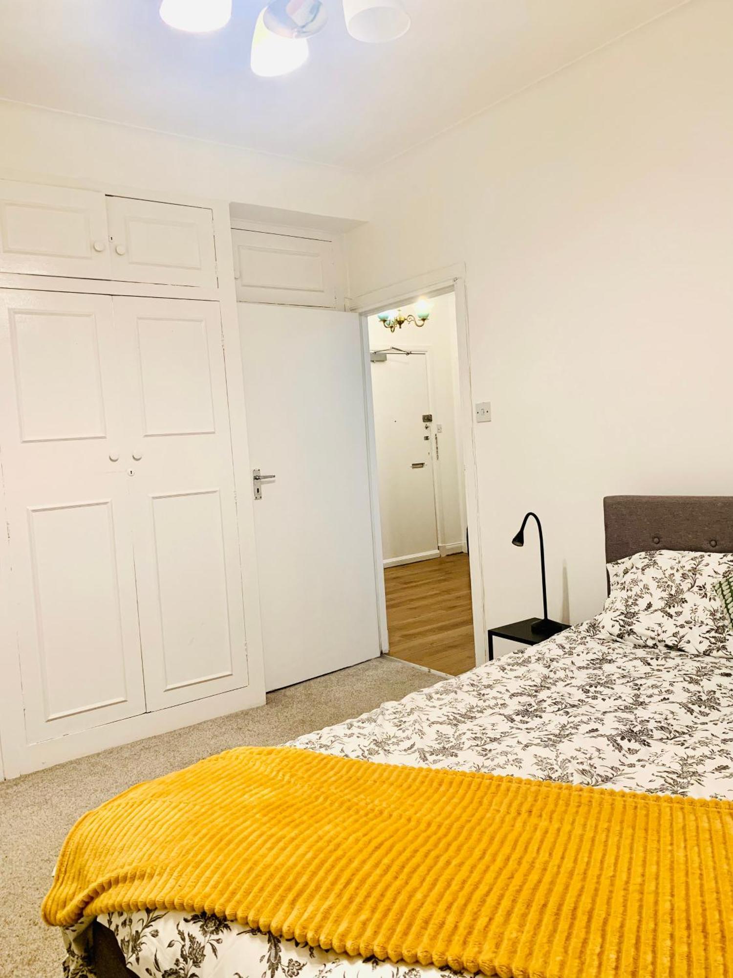 Cosy 2 Bedroom Apartment In Swiss Cottage. Londyn Zewnętrze zdjęcie