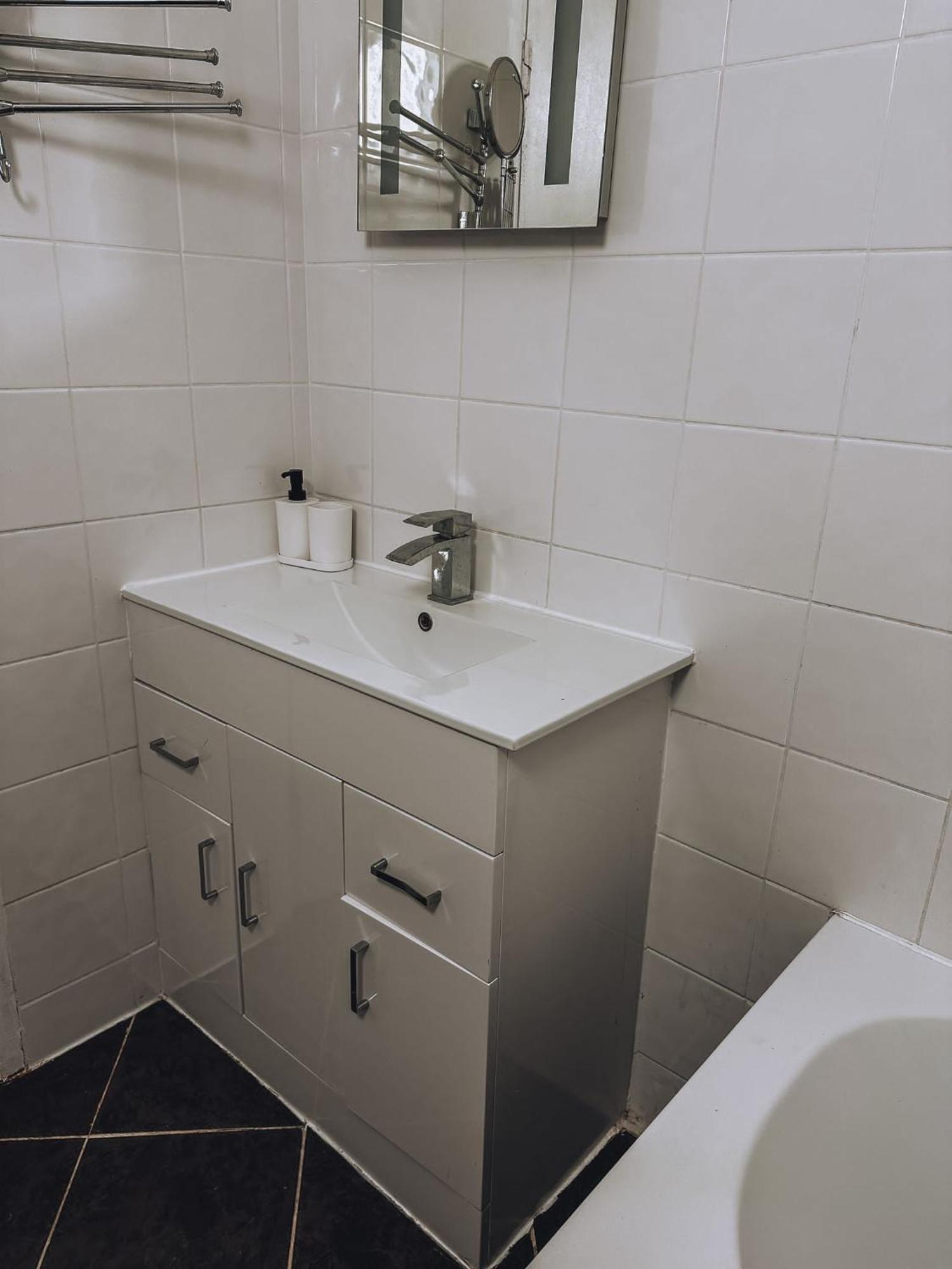 Cosy 2 Bedroom Apartment In Swiss Cottage. Londyn Zewnętrze zdjęcie